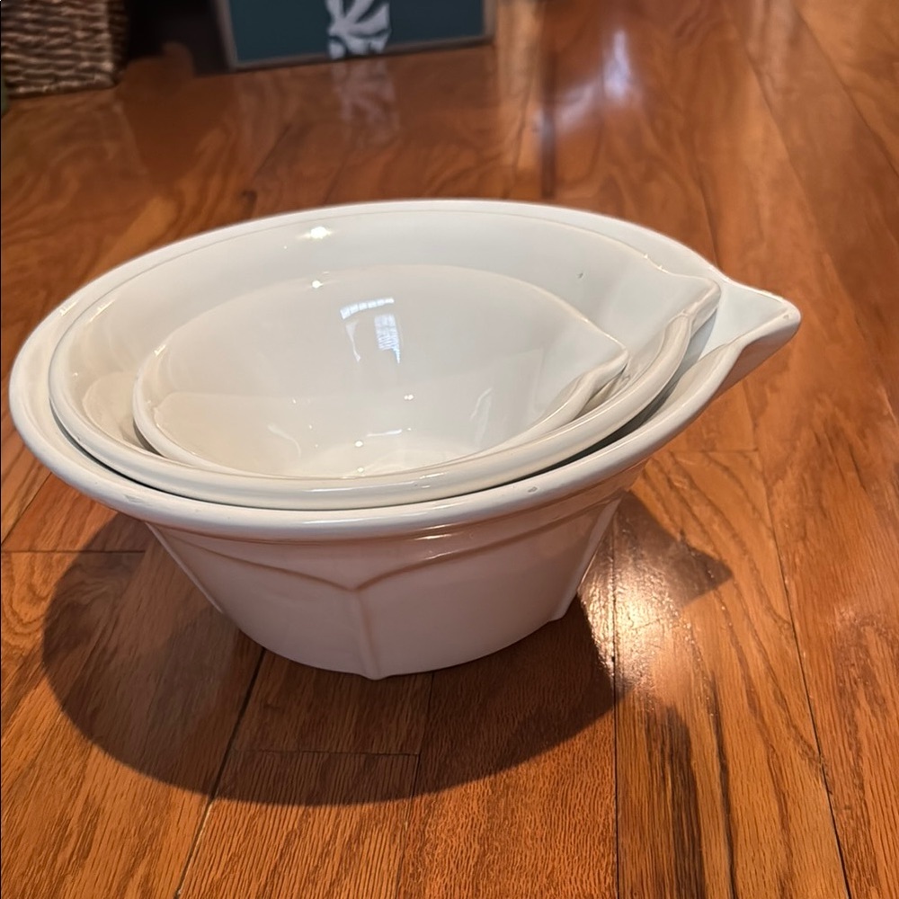 White Ceramic Nesting Bowls, set of 3
